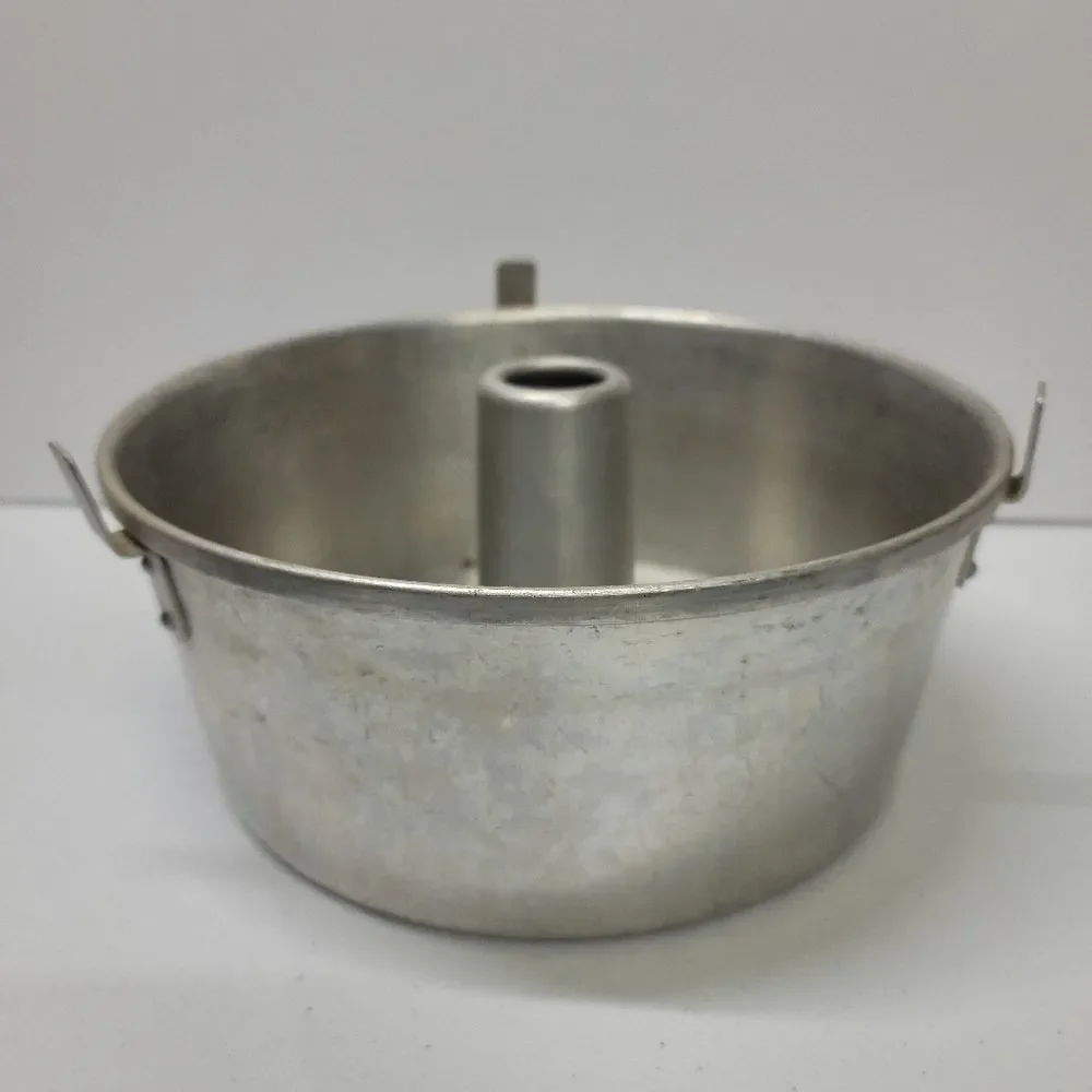 Wear Ever Aluminum Angel Food Cake Tube Pan 10 X 4 Inch One Piece 3 Legs Vtg